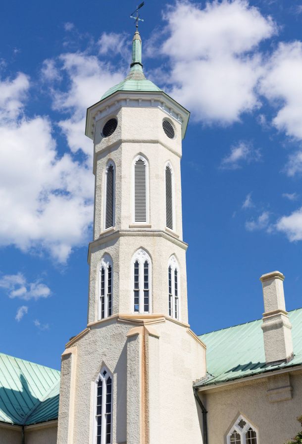 Alta Cosner Luxury Apartments neighborhood showing the Ornate tower and roof of Fredericksburg County Courthouse Virginia