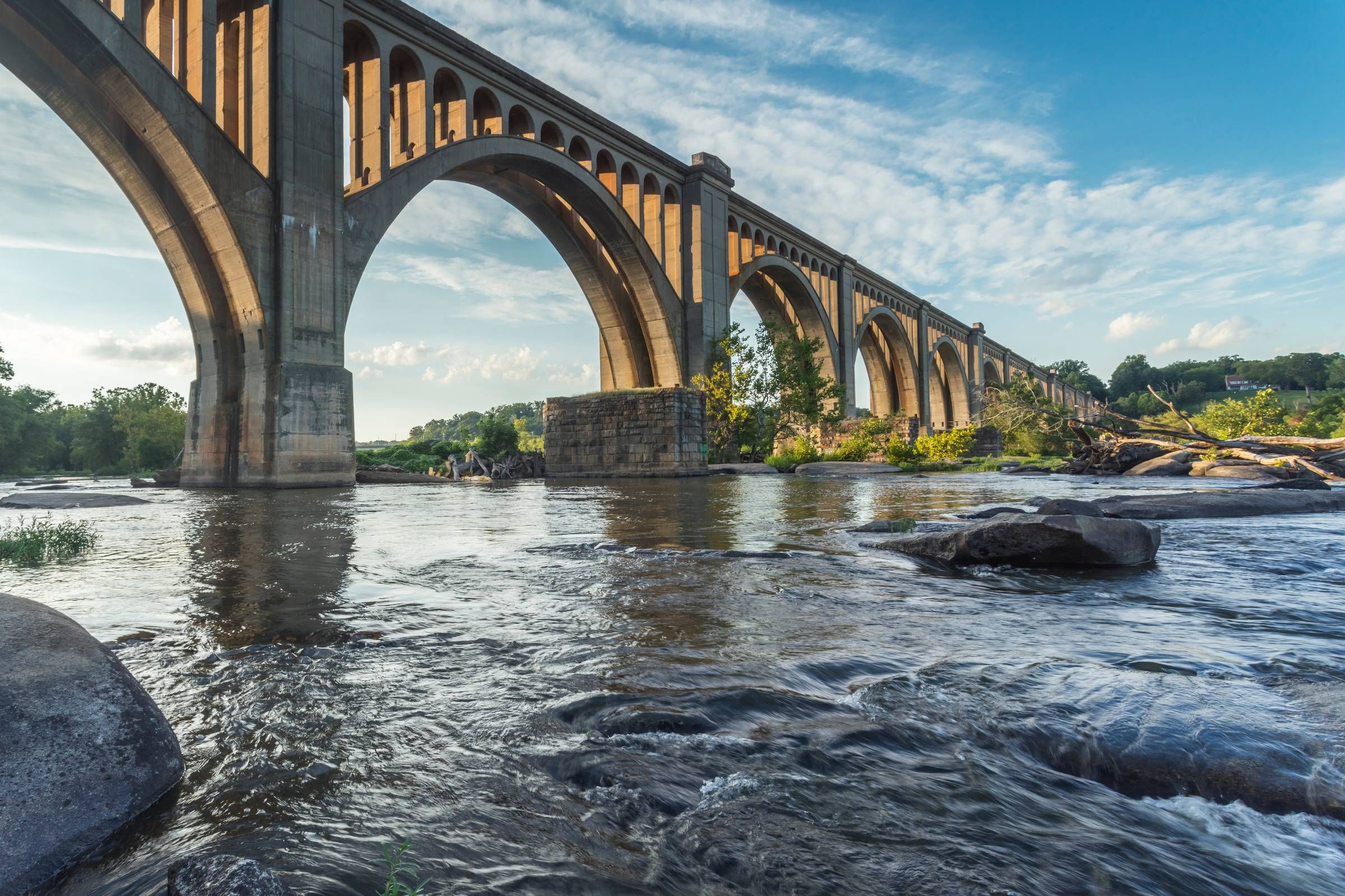Alta Cosner Luxury Apartments bridge over Rappahannock River
